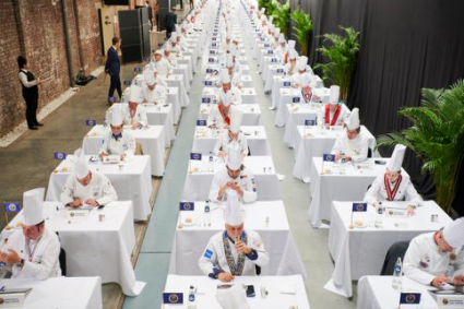 良品鋪?zhàn)舆B奪兩大世界級(jí)金獎(jiǎng) 中國(guó)味道擦亮國(guó)際名片